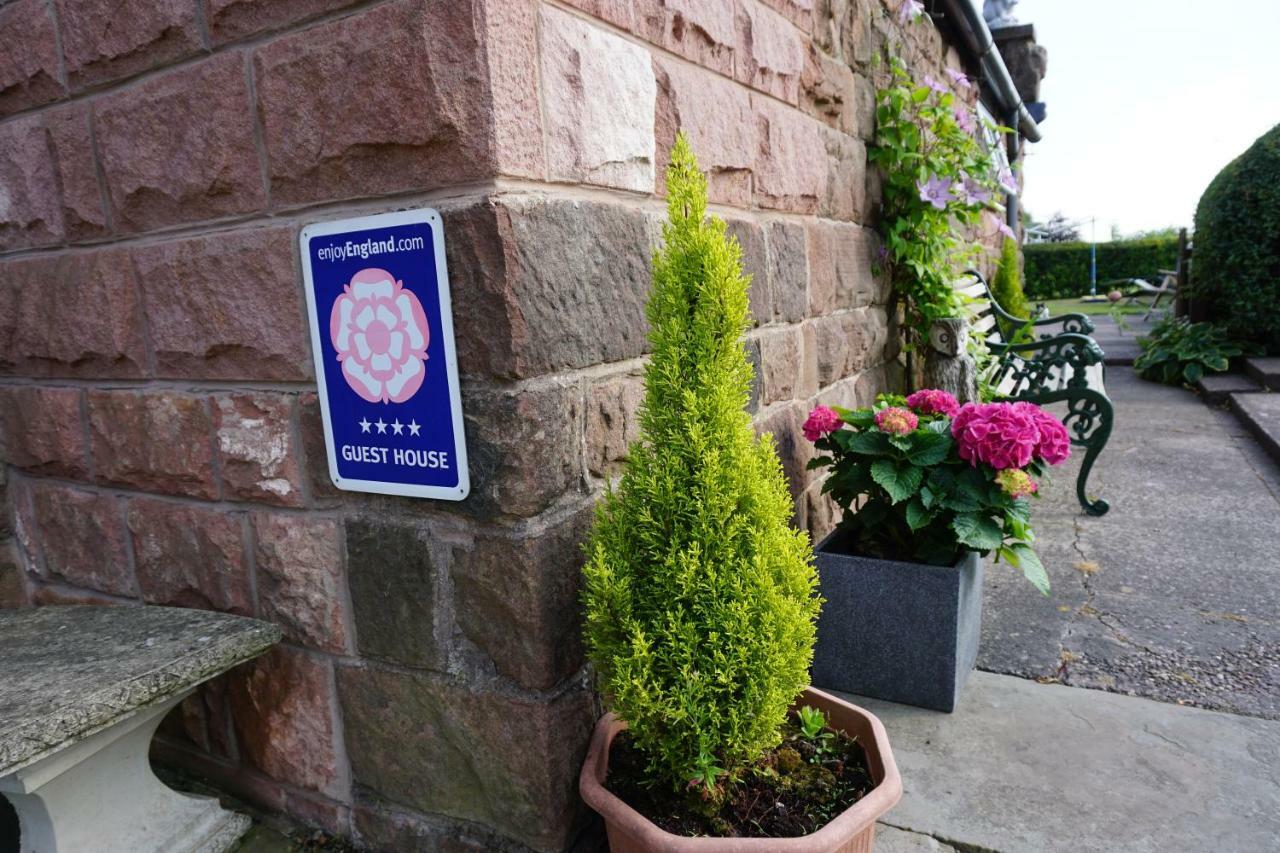 Chapel Croft guest house Biddulph  Extérieur photo