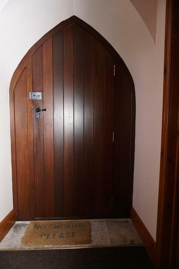 Chapel Croft guest house Biddulph  Extérieur photo