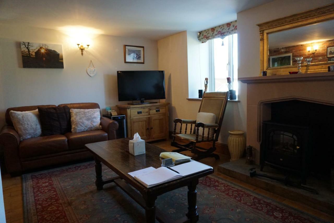 Chapel Croft guest house Biddulph  Extérieur photo